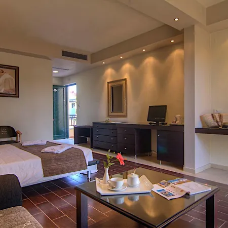 Solimar Aquamarine Resort 5*