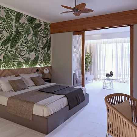 Solimar Aquamarine Resort